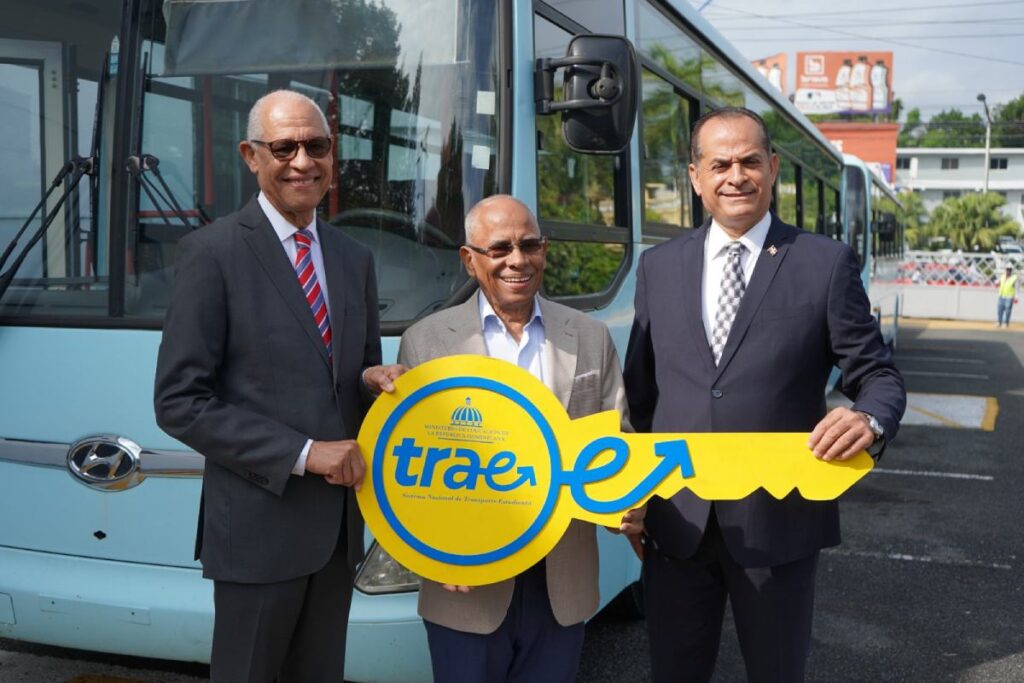 La imagen actual no tiene texto alternativo. El nombre del archivo es: TRAE-y-OMSA-se-unen-para-garantizar-transporte-seguro-y-digno-a-estudiantes-ITSC.jpg