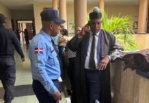 Jueza ordena el arresto del abogado Augusto Furcal en plena audiencia