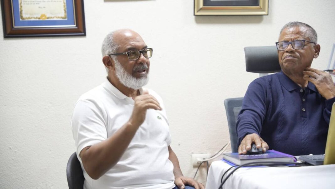 El presidente Fedotenis, Persio Maldonado, habla a los presentes, figura Cristian Vázquez