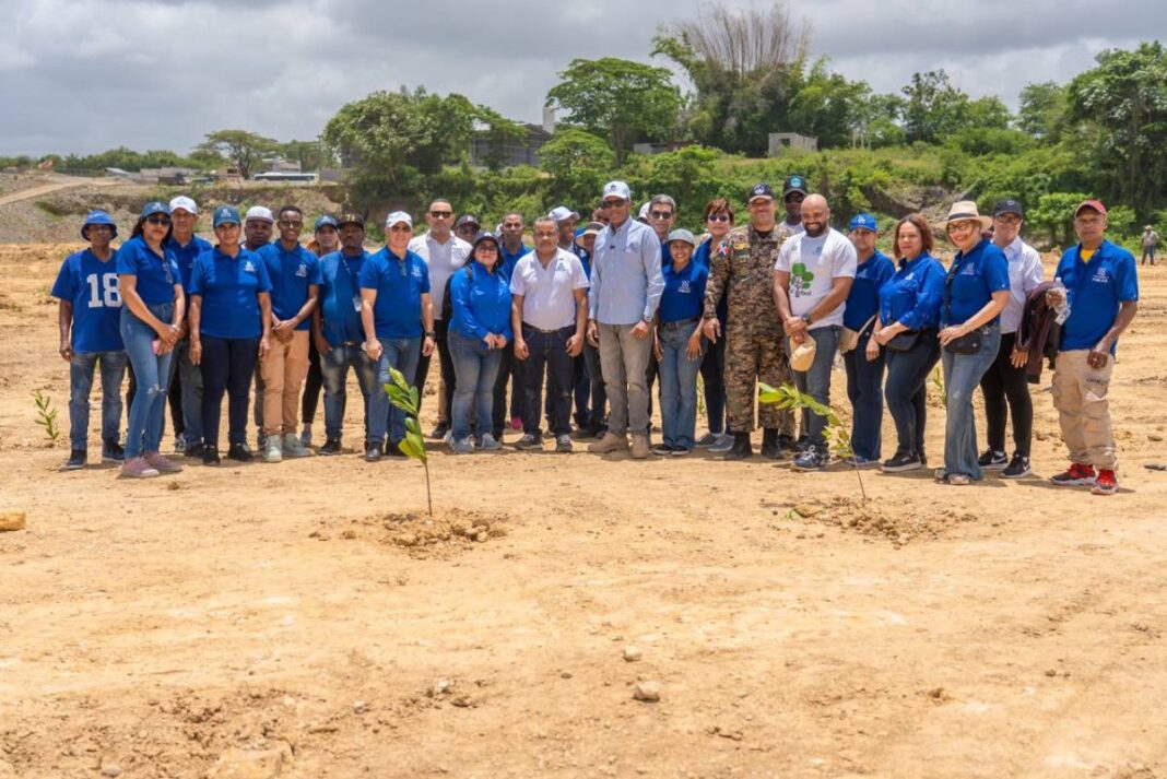 Fiscales de la Proedemaren realizan jornada de reforestación en conmemoración del Día del Medio Ambiente