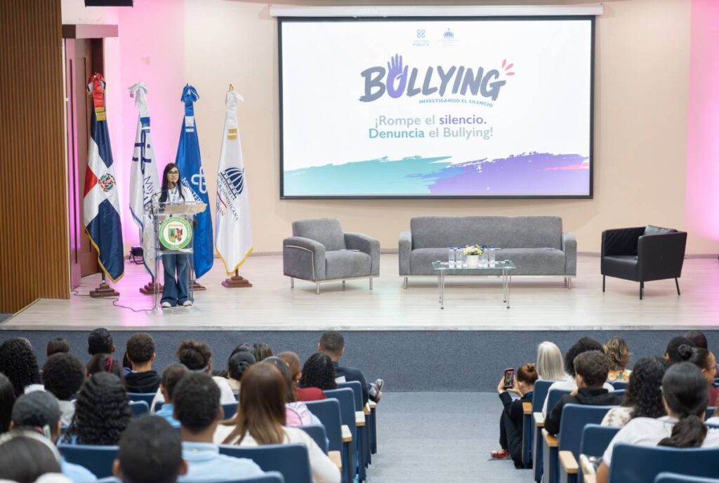 La imagen actual no tiene texto alternativo. El nombre del archivo es: Ministerio-Publico-orienta-estudiantes-sobre-prevencion-del-acoso-escola.jpg