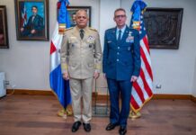 Ministro de Defensa recibe delegación del Comando Sur de los Estados Unidos para fortalecer la cooperación estratégica bilateral