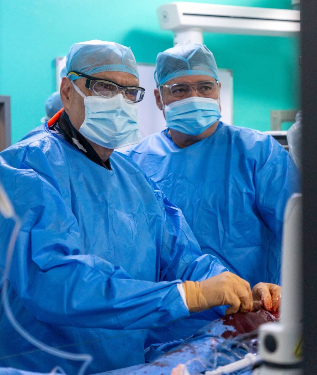 Realizan en CEDIMAT el primer implante de válvula percutánea Allegra Valve in Valve