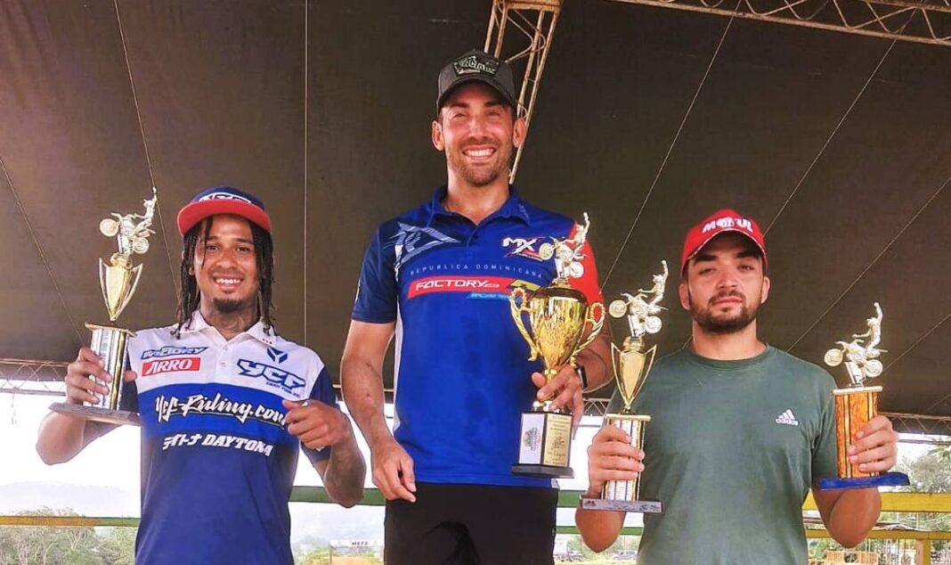 Categoría MX-1 para expertos, desde la izquierda, Luís Alvarado Sr (2), Franklin Nogueras (1) y Joshua Holsteinson
