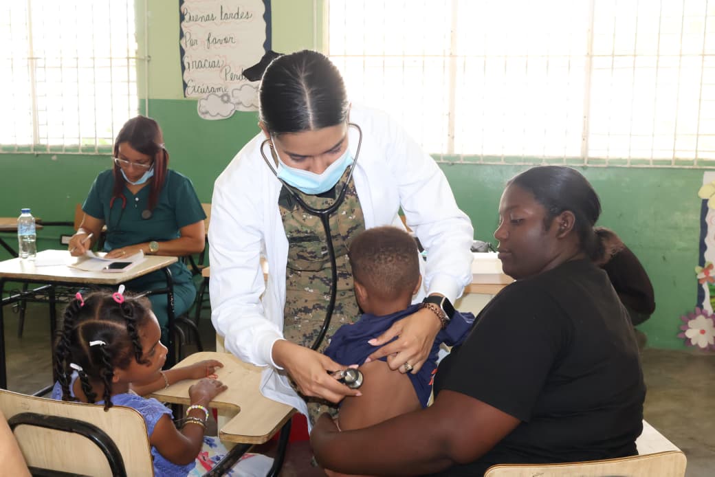 Desarrollo de la Comunidad y Ejército RD llevan jornada asistencial comunidades de Barahona