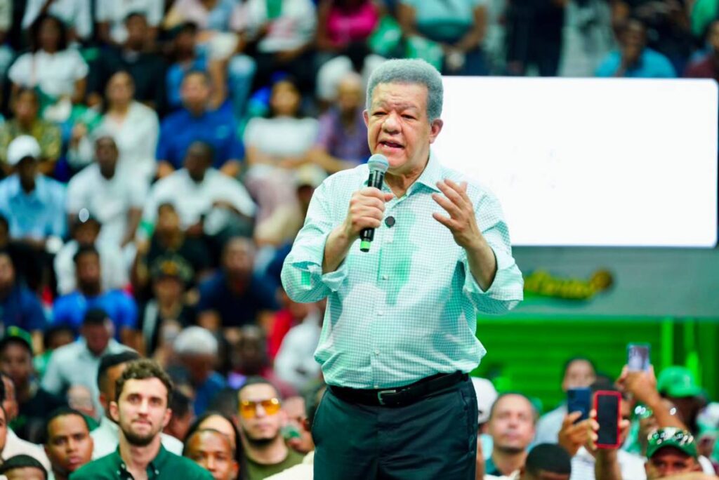 La imagen actual no tiene texto alternativo. El nombre del archivo es: Las-multas-se-pagan-con-muerte-el-gran-retroceso-del-PRM-asegura-Leonel.jpg