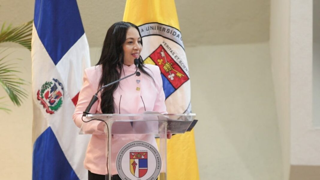 Ministerio Público resalta rol de universidades en la prevención de la trata y tráfico de personas (1)