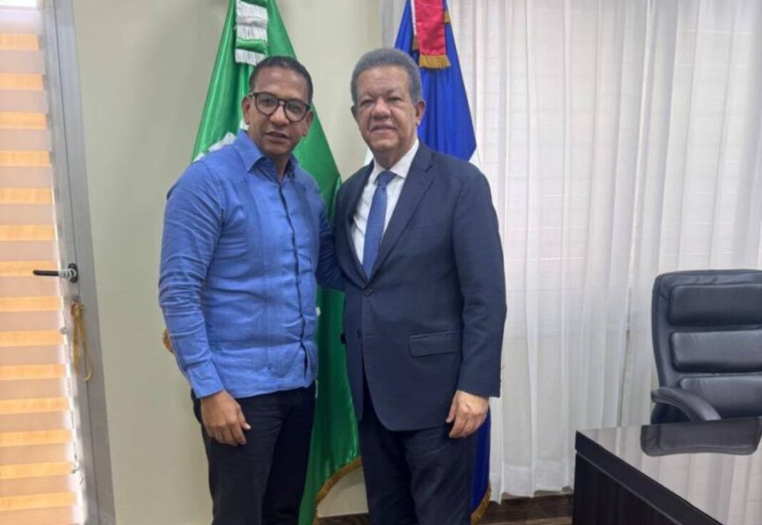 Pedro Jiménez y el presidente Leonel Fernández