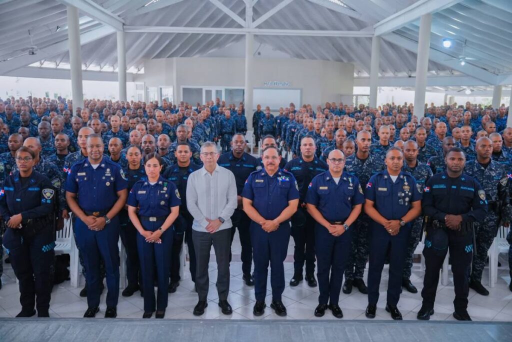 La imagen actual no tiene texto alternativo. El nombre del archivo es: Policia-Nacional-fortalece-formacion-de-1327-estudiantes-de-policia-con-exitosa-capacitacion-del-SITAB.jpg