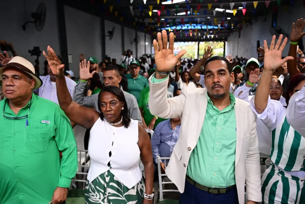 La imagen actual no tiene texto alternativo. El nombre del archivo es: Leonel-asegura-PRM-no-pudo-mantener-programa-24-horas-de-energia-El-pueblo-se-canso.webp