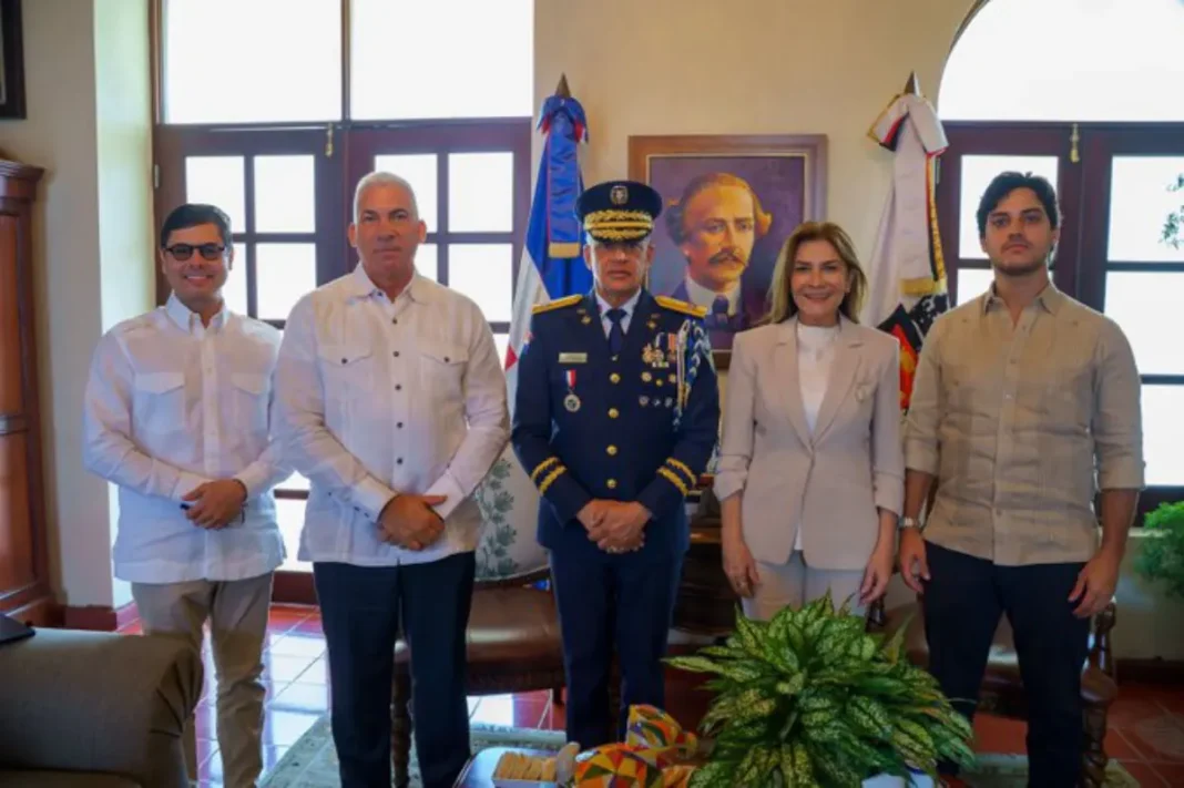 Policía Nacional y Alcaldía del Distrito Nacional coordinan acciones para fortalecer la seguridad ciudadana.