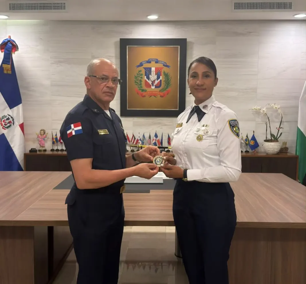 Coronel Anabel Cornielle marca doble precedente para la Policía Nacional en el ámbito académico internacional