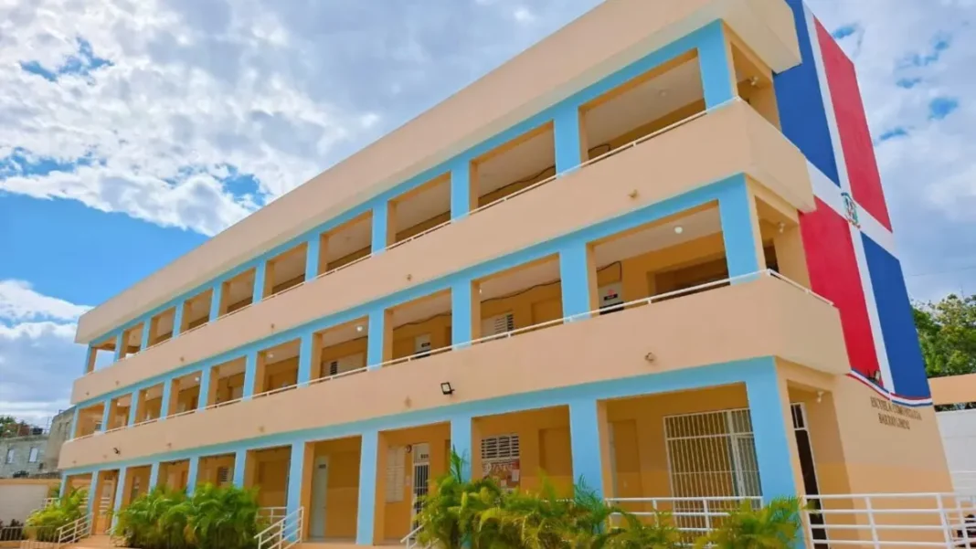 Infraestructura Escolar Más del 98 de los centros educativos funcionan normalmente en todo país, mientras avanzan intervenciones en menos del 2