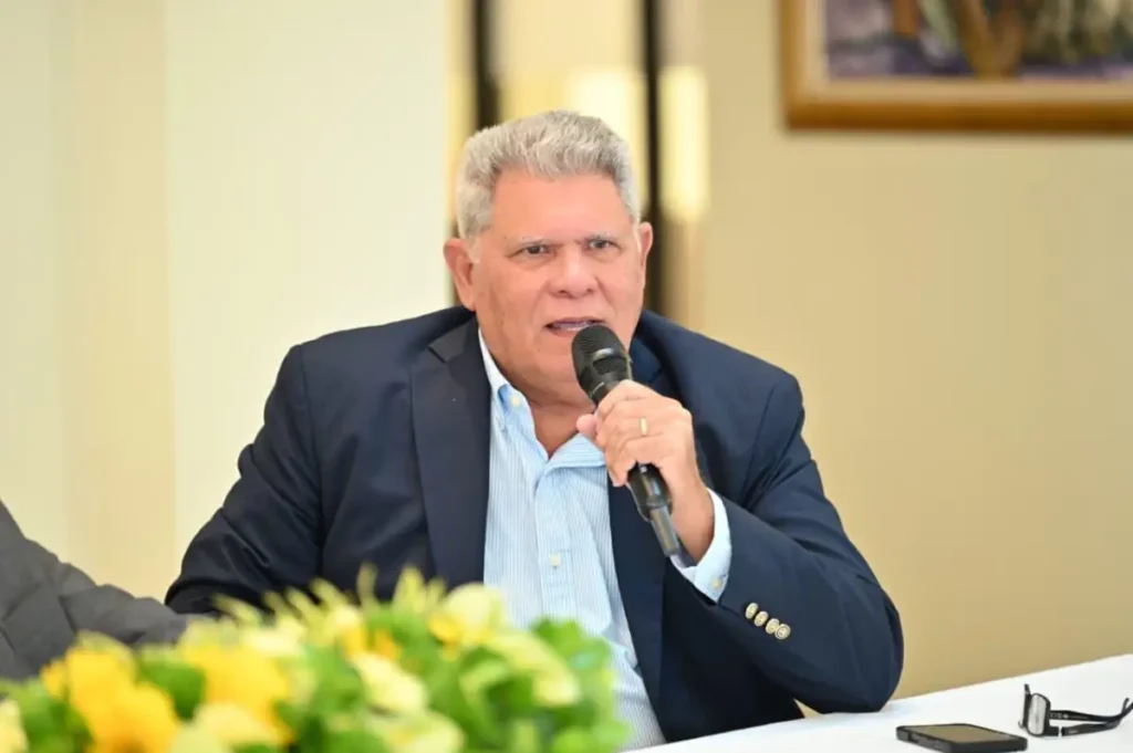 La imagen actual no tiene texto alternativo. El nombre del archivo es: Sergio-Tobal-vicepresidente-de-Fedotenis.webp