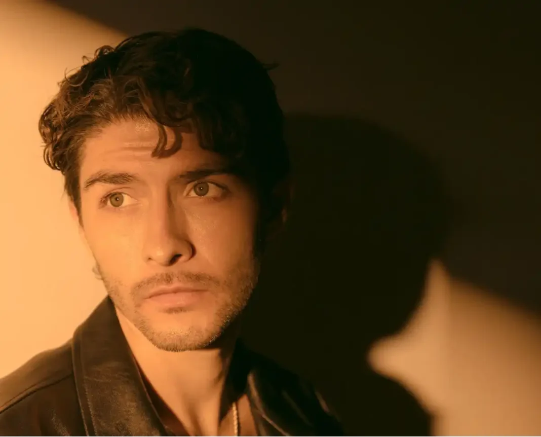 Alex Ponce cantautor ecuatoriano