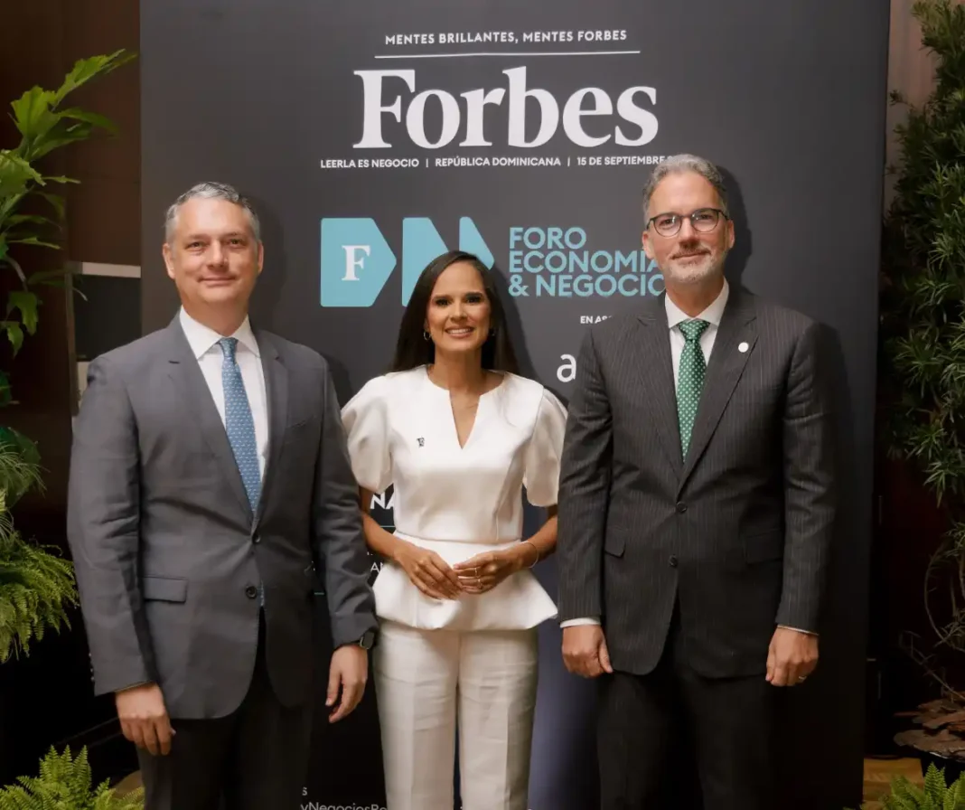 Alex Yaryura, Flavia Mejia y Mario Pujols