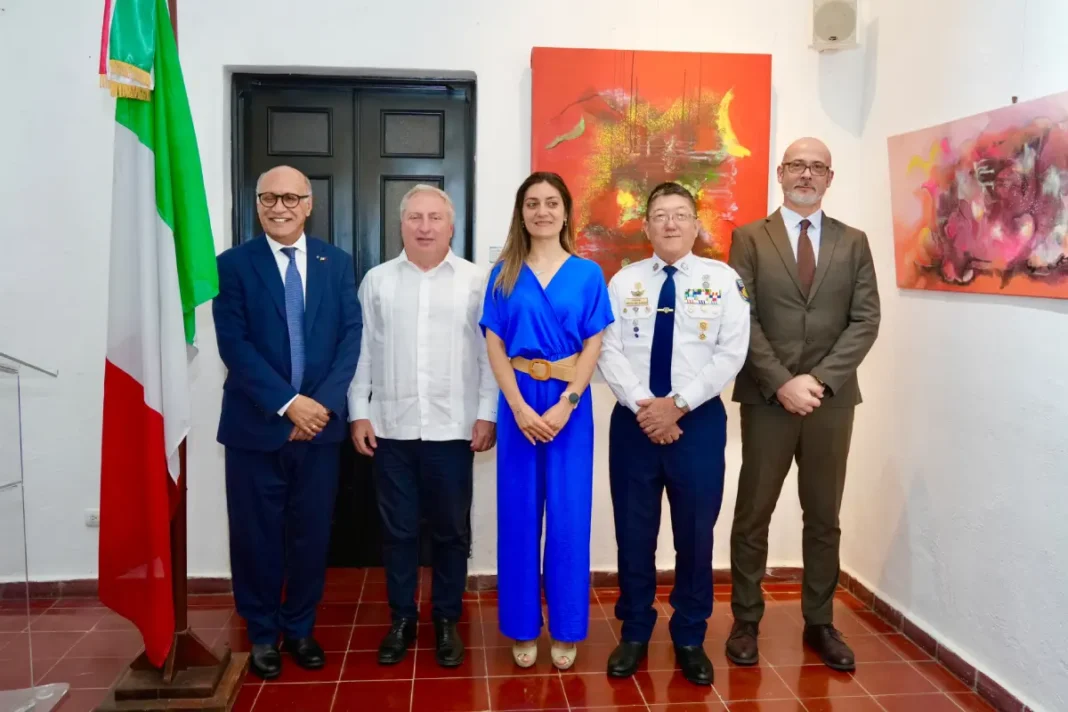 Angelo Viro, Sergio Maffettone, embajador de Italia, Prof.Rosa Maria Paola Perchiazzo, general Minoru Matsunaga Matsunaga, P. N. y Mauro Car