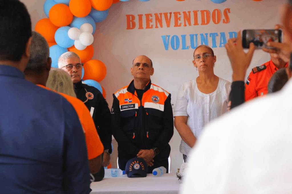 La imagen actual no tiene texto alternativo. El nombre del archivo es: Defensa-Civil-juramenta-a-Jose-Ceballos-nuevo-director-provincial-y-regional-en-San-Cristobal.png