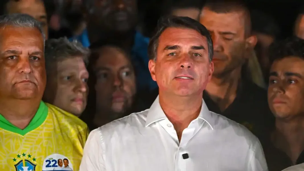 Flávio Bolsonaro afirma que es imposible reconocer el resultado de las elecciones brasileñas