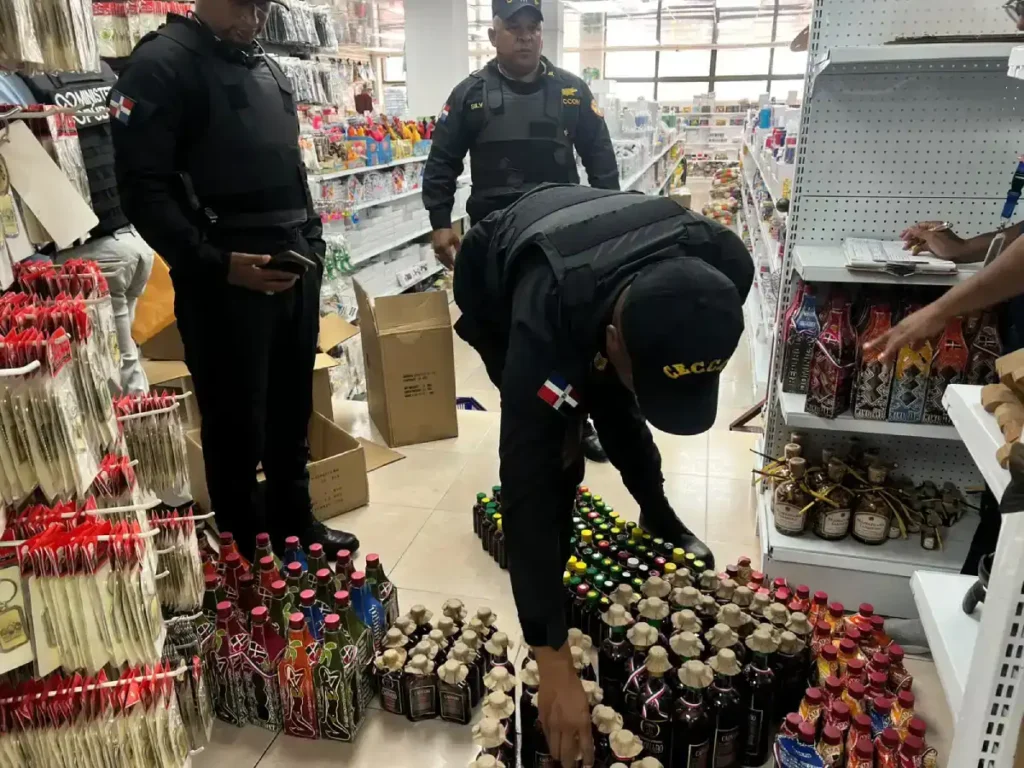 La imagen actual no tiene texto alternativo. El nombre del archivo es: Ministerio-Publico-ocupa-con-el-Ceccom-mas-de-86-mil-productos-contrabando-durante-operativo-en-Higuey.webp