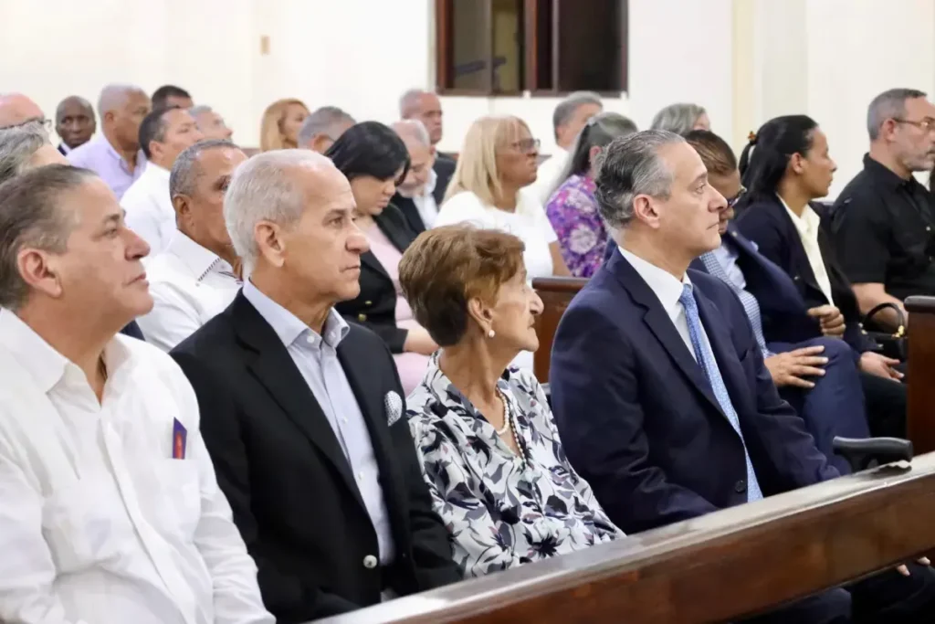 La imagen actual no tiene texto alternativo. El nombre del archivo es: Reconocimiento-a-los-aportes-Reinaldo-Pared-Perez.webp